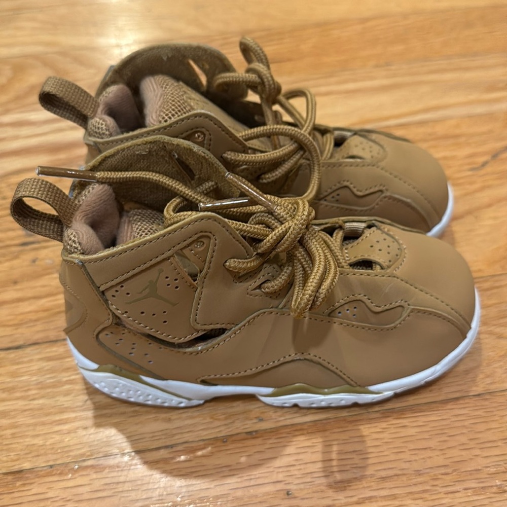 Jordan kids true flight boots
